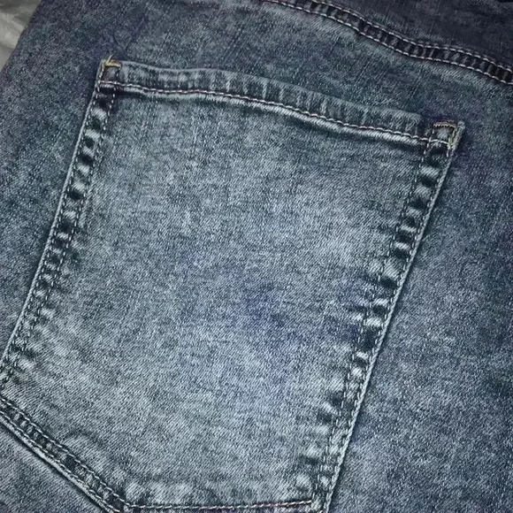 🛍 4/$25 No Boundaries ripped Jeans - Picture 10 of 10